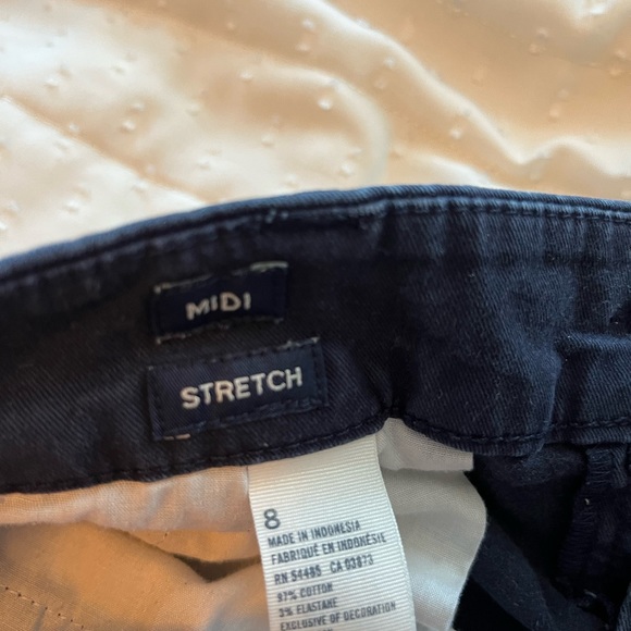 Pair of American Eagle shorts size 8 and 10 - Picture 3 of 4